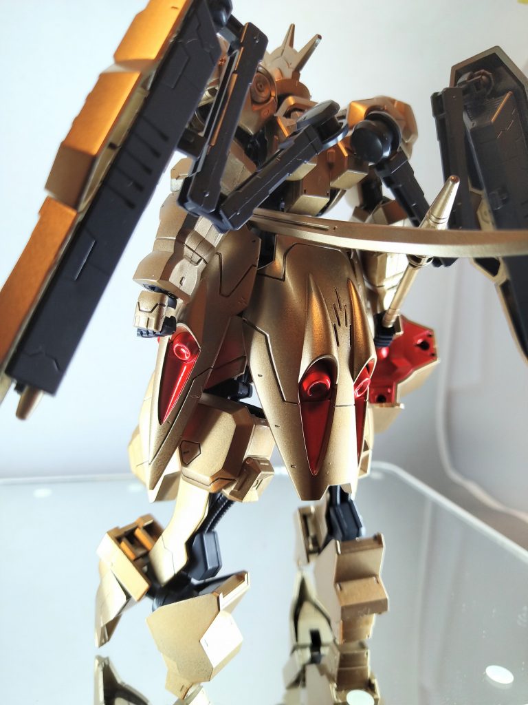 塗装レシピ　クレオス(C) ガイアノーツ(G)グレー　自作ベースグレー金　Ex-ブラック(G)→Ex-ゴールド(C)赤　ベースホワイト(C)→Ex-シルバー(G)→プレミアムレッド(G)スミ入れ　コピックモデラー黒