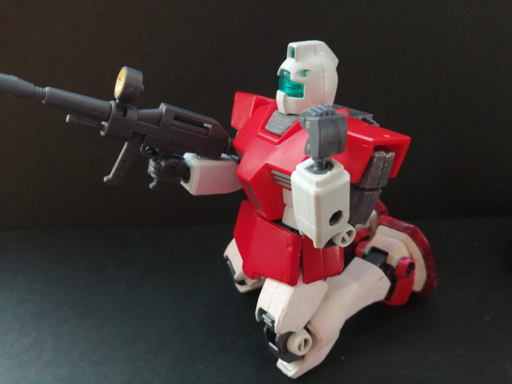 ガンダムとミキシングすることで稼働域が上昇しかしスカートの構造上足を前に出すことは相変わらず苦手右腕のみノーマルのまま