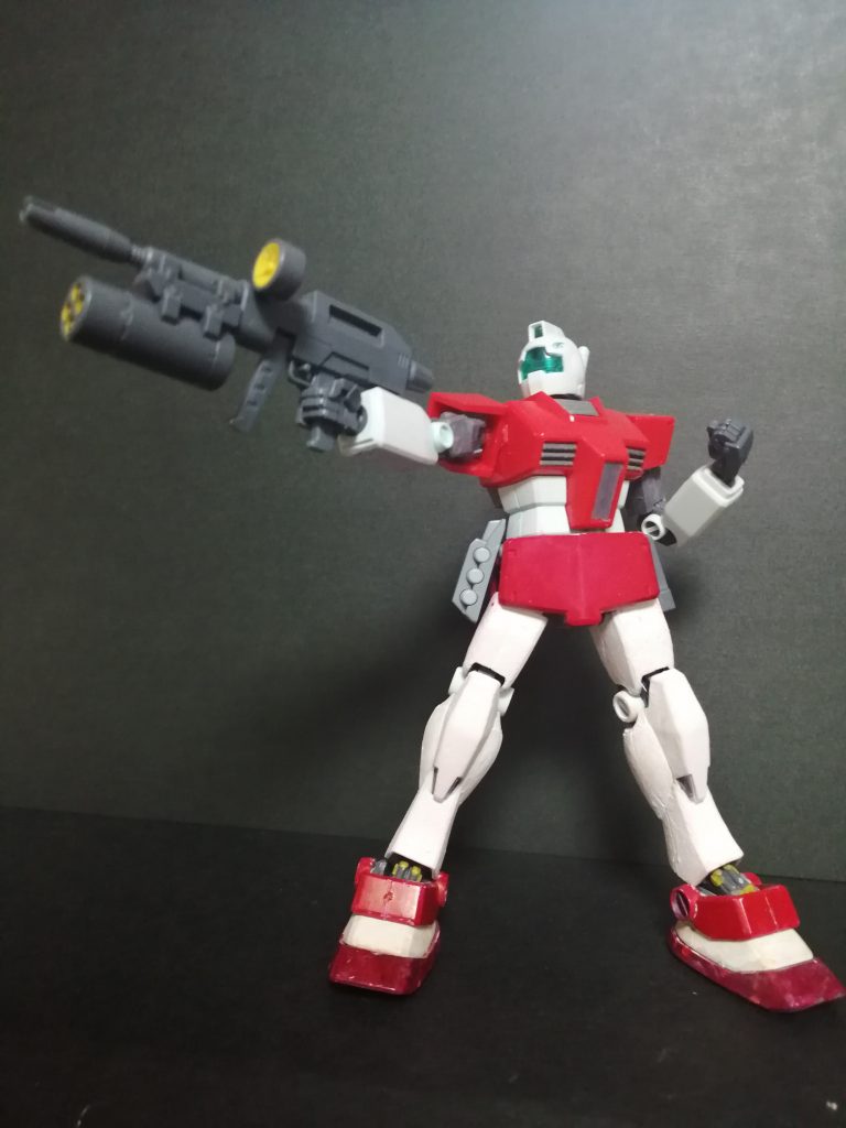 ビームライフル:ミキシングに使ったガンダムのやつ4連装グレネード:ハイパーナパームじゃなくてただのグレネード　3発で蓄積よろけが取れる