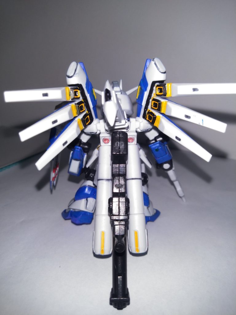 後ろファンネルはνガンダムぽくしました後で見てわかったのですがこれじゃないですね…