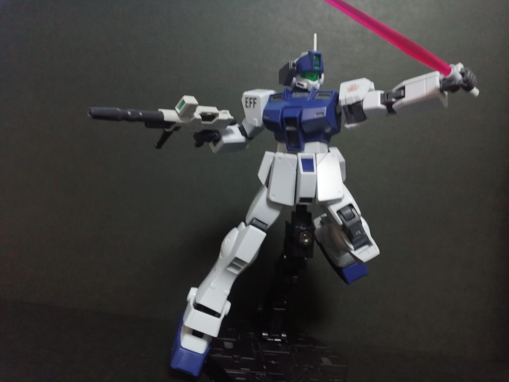 △の写真を横からこのアングルだと膝が外を向くので違和感がない