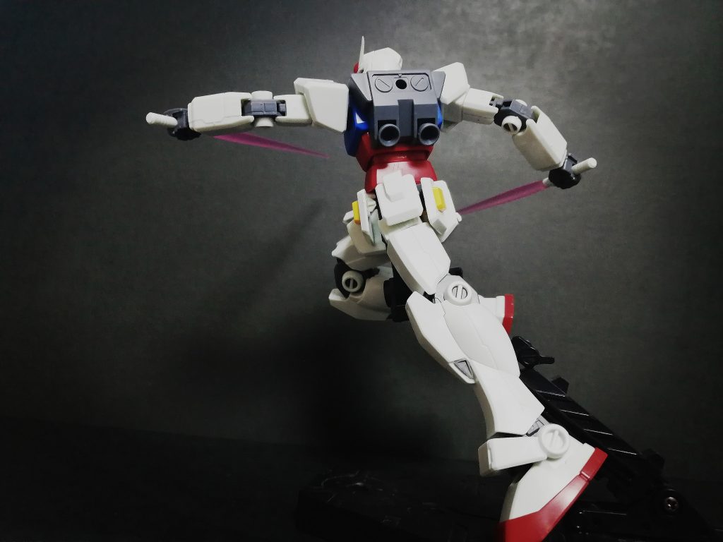 二刀流ガンダムを後ろからこのアングルはSEEDとかの細い機体にも合うかも