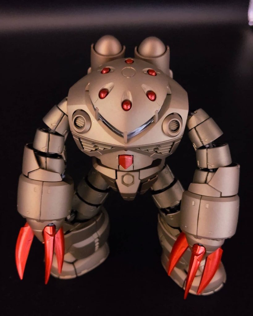 色がまったく違うので分かりにくいですが、シャア専用ズゴックです😅ちなみに普通塗装は自分はスプレーか筆で塗装してます