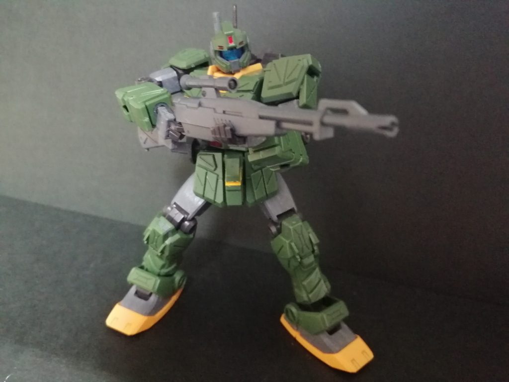 写真にすると墨入れが分かりにくい…頭部バルカンの赤は自分にしてはかなり上手く塗れたと思う