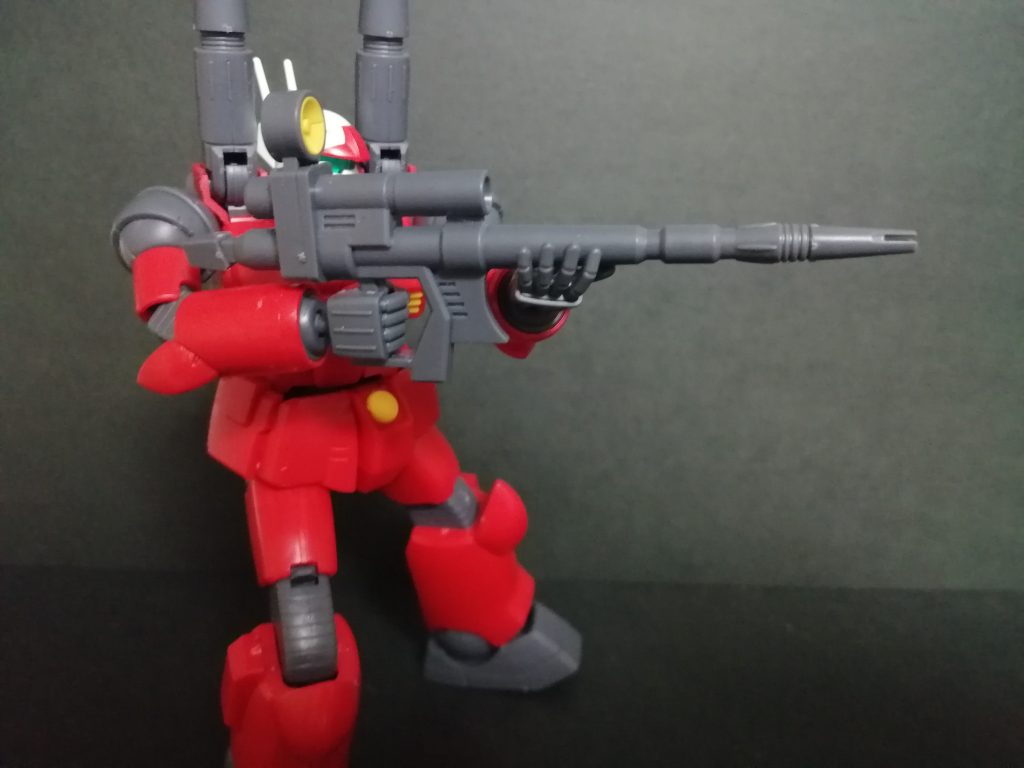 と見せかけて正面から撃ち合うガンキャノン膝立ちか立たせるかで浮かぶシーンが変わる