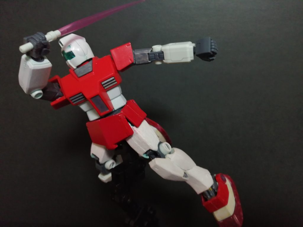 ザクもカッコいいけどサイドスカートすぐ取れてポージングしにくい…