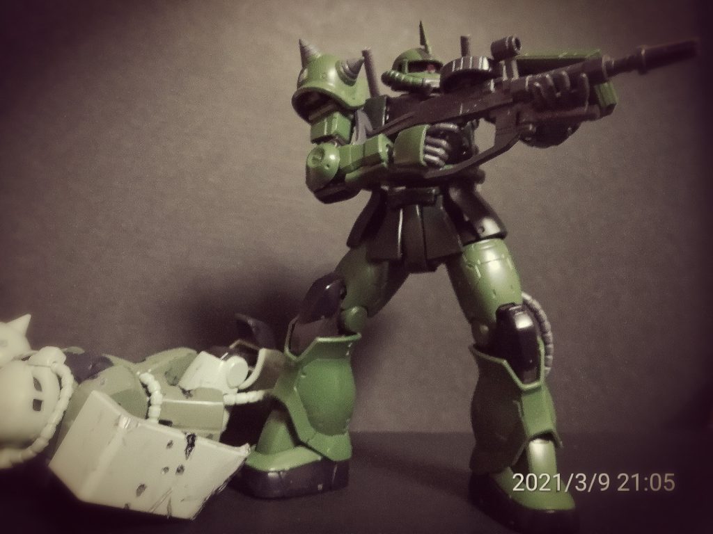 オマケにザクの日記念写真