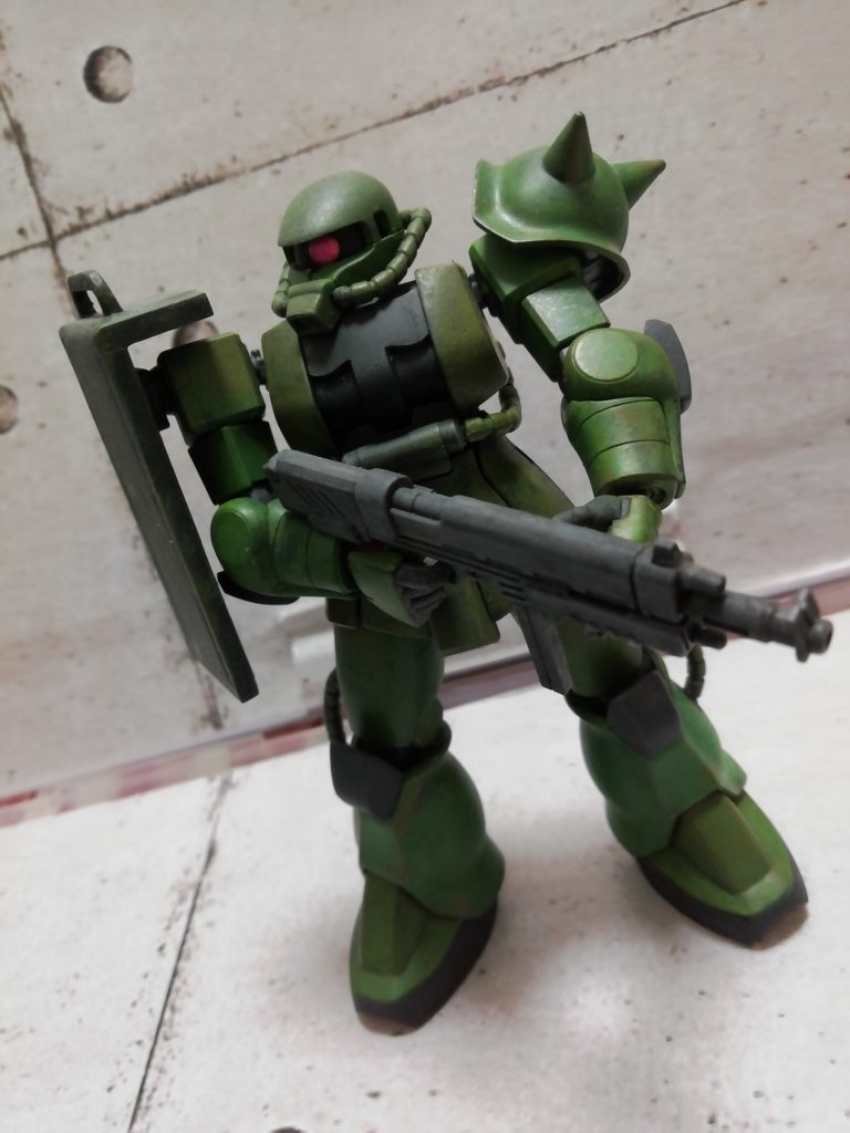 最初エナメル塗料で塗ったら失敗した思い出。