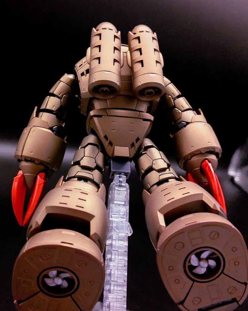 潜水状態背面プロペラ部分はシルバーメタル塗装してます