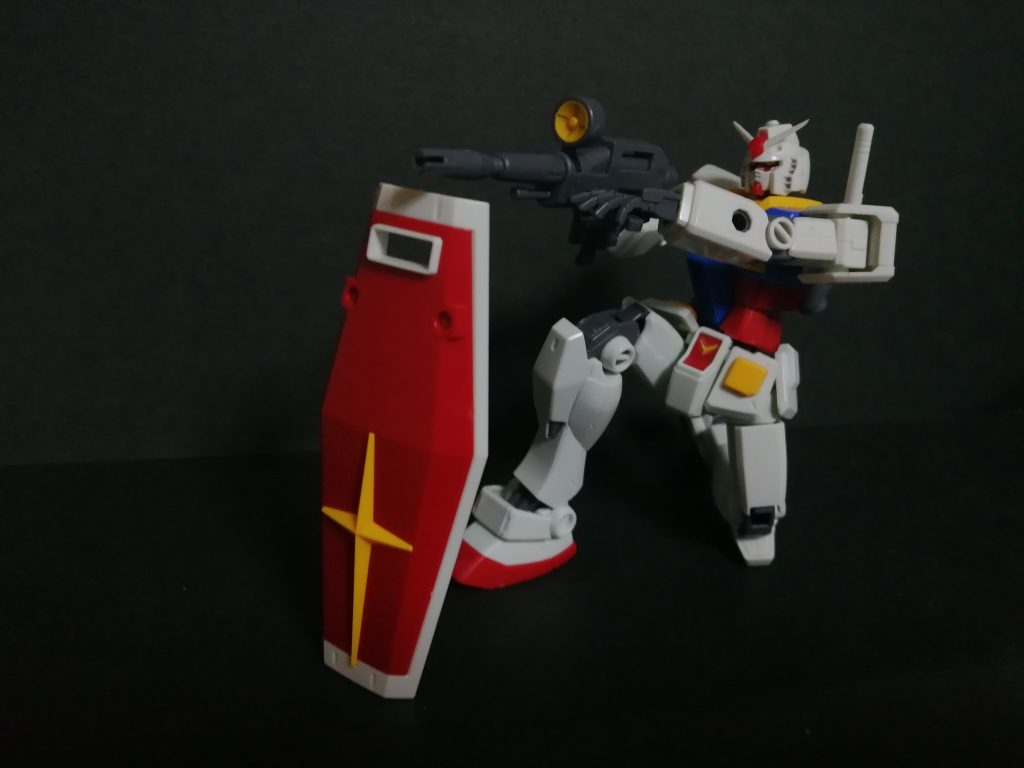 嵐の中で輝きたいガンダムちゃんとシールドには乗ってない