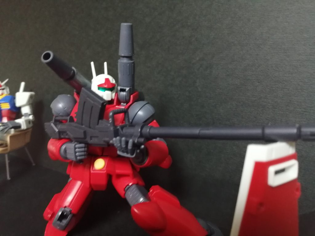 シールドの持ち主が映り込んでしまったNG写真