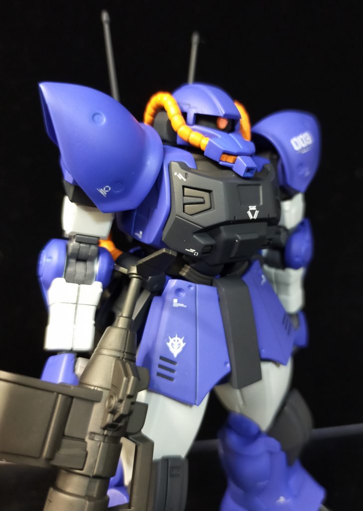 塗装工程は表面処理→洗浄→サフ→エアブラシで塗装→デカールワークとスミ入れ→デカール面に光沢クリアー→フラットクリアープレミアムを吹き付けでオーバーコート