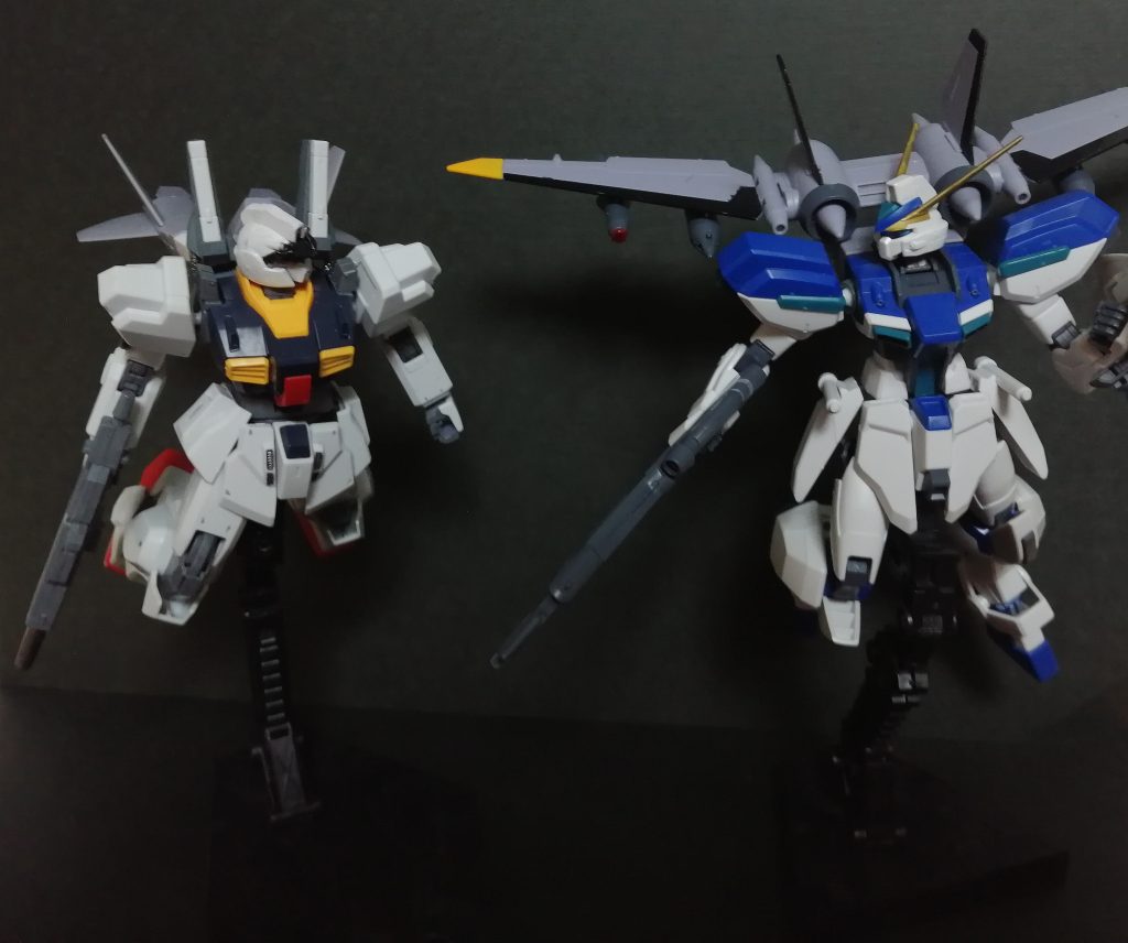 スティレットの背部ユニットを付けるとウィンダムっぽいかもガンダムみたいな体でバイザー頭で二刀流で空飛ぶし