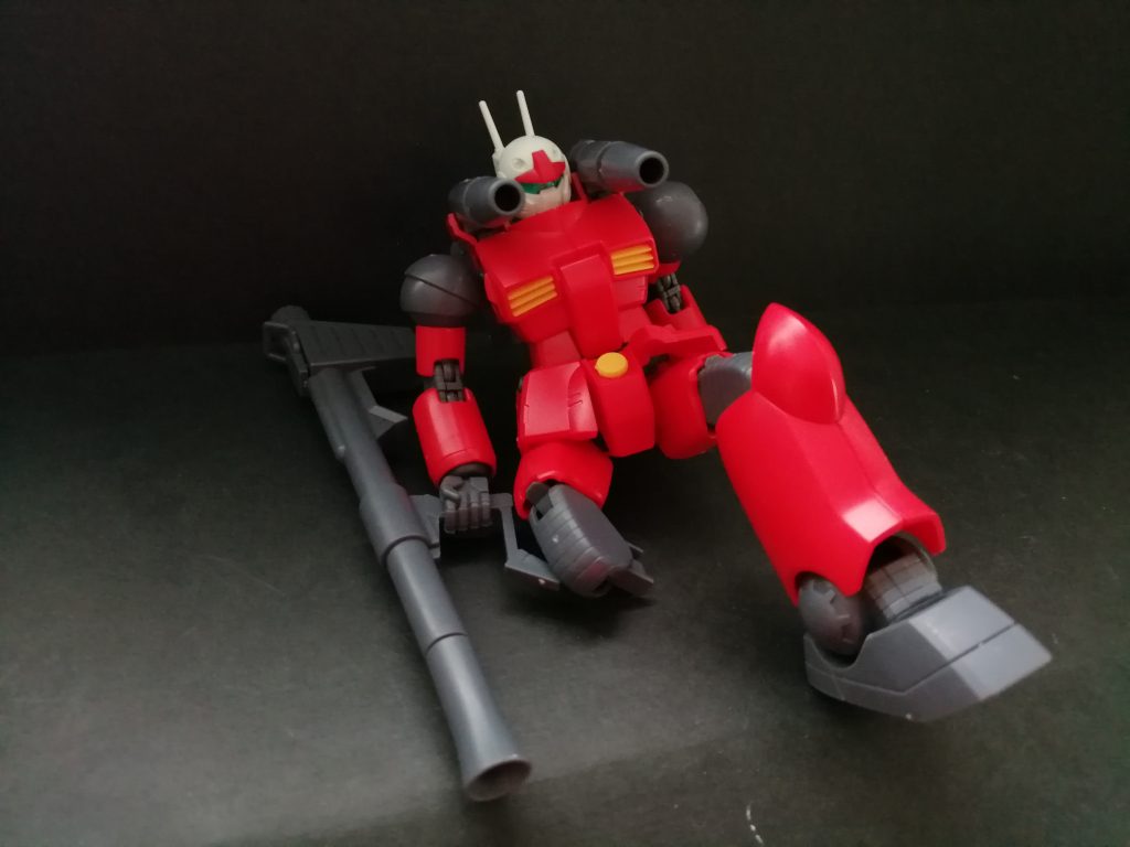 ガンキャノンおそらく劇場版で交代になったガンタンクの怨念で撃墜された