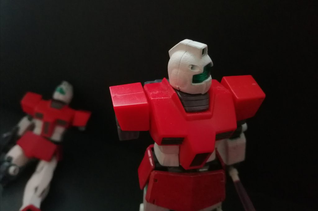 メイン機体を別にして背景機体にこのポーズをさせる