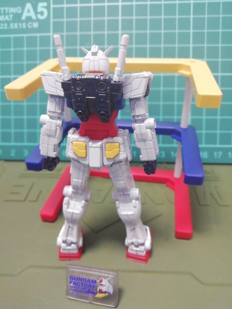 ランドセルとハンドと目は塗装しました。