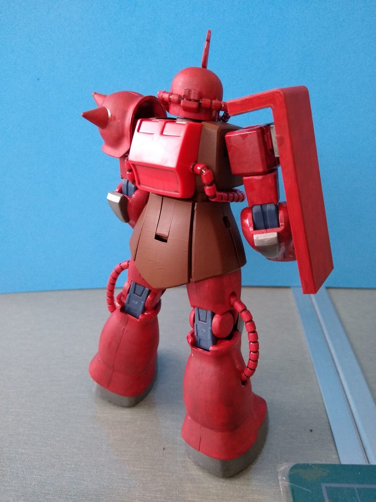 通常カラーですとピンク系ですがシャア専用だと私的に赤イメージでしてソレっぽく塗ってみました。