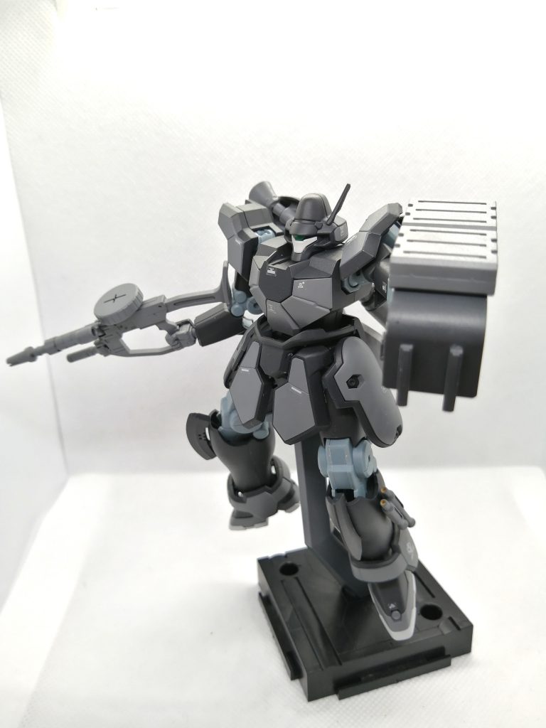 ザクマシンガンもザクシールドも似合ってて好きです