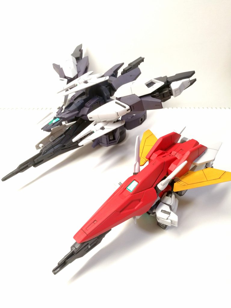 戦闘機二機セットとしても遊べる。このキットはホントに遊べる。