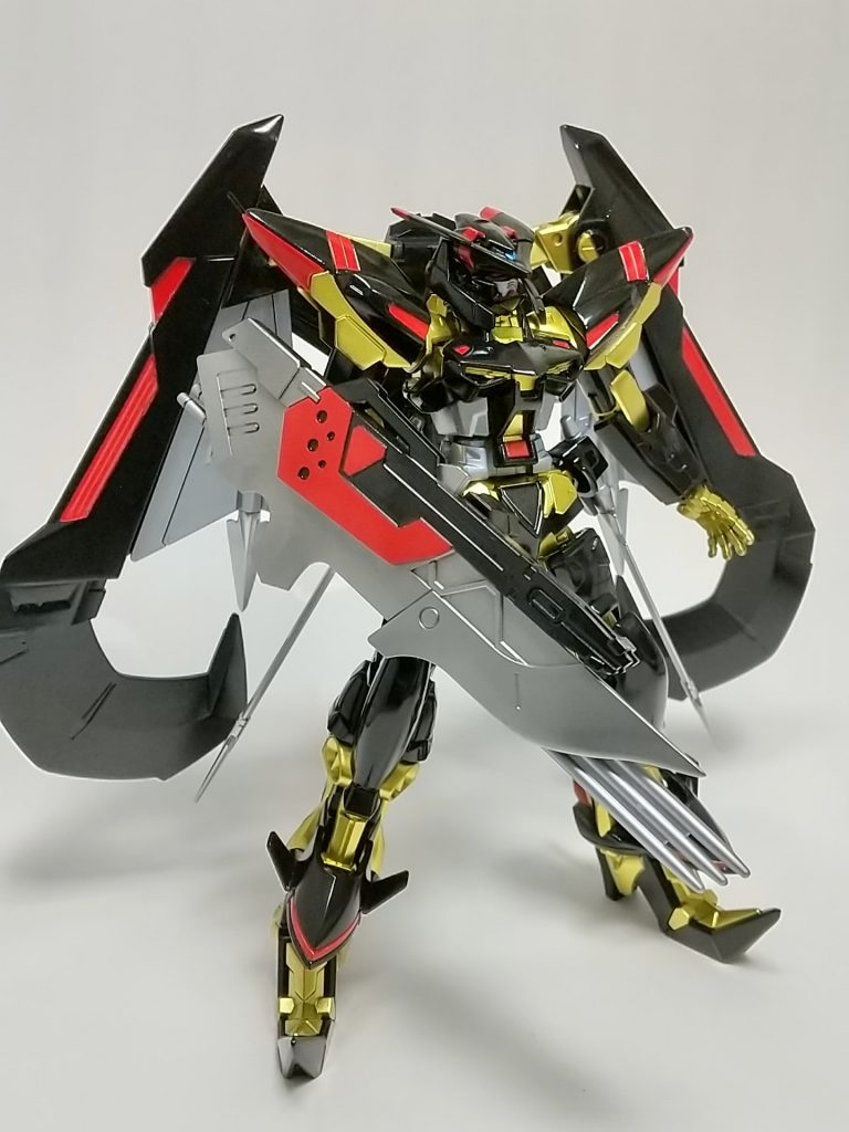 装備の設定が分からなかったので最初は作る予定はなかったけど、せっかくなのでおまけに作ったトリケロスと両腰のトツカノツルギ