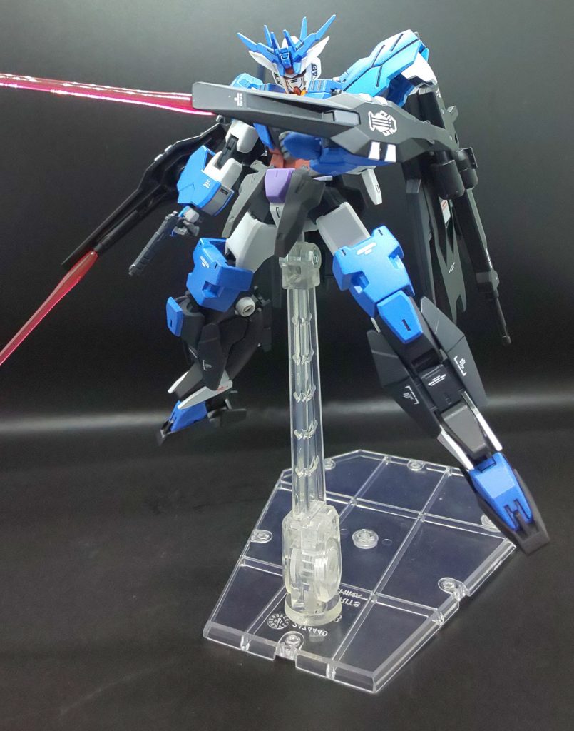 このシールドがフレキシブルに動くので、後ろにも攻撃できます。