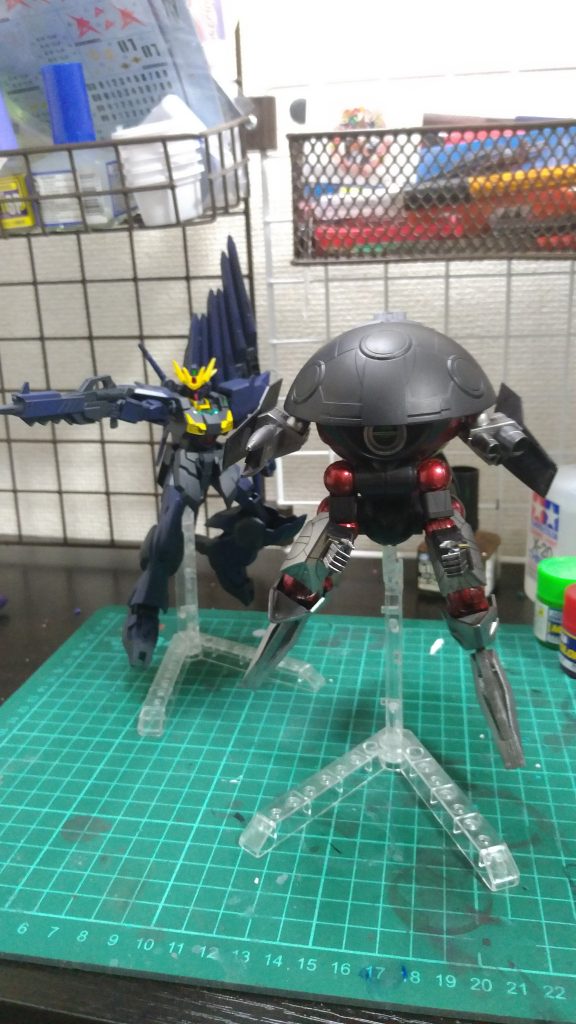 前回のフェイクニューガンダムと2ショット
