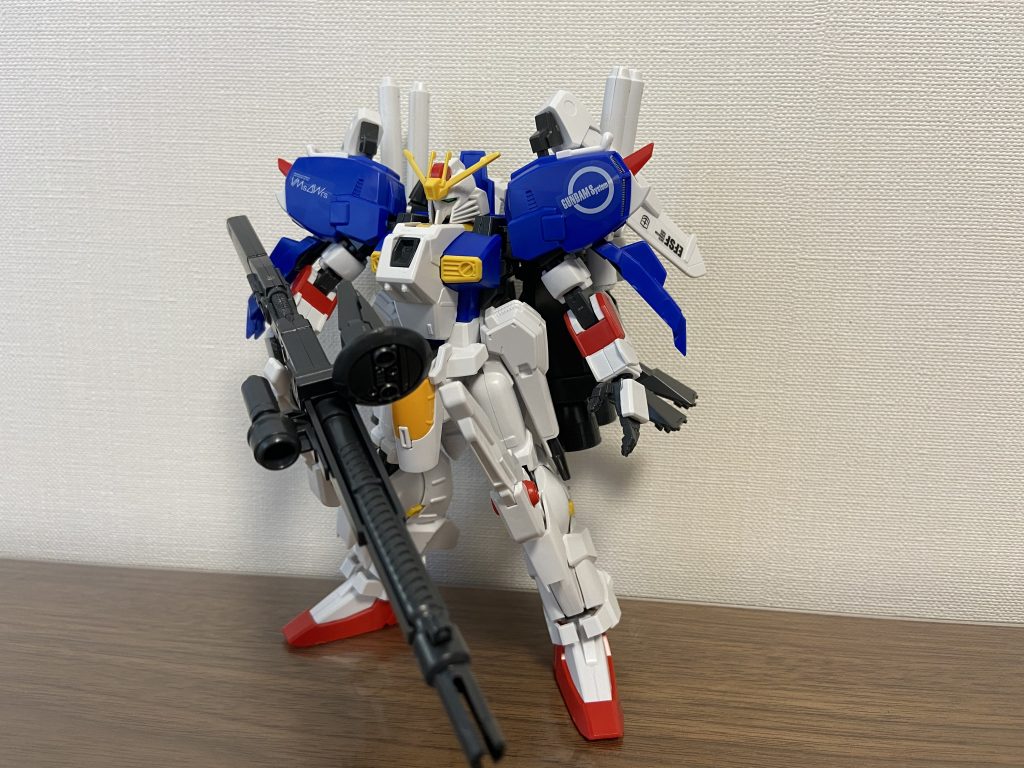 パチ組だとこんな感じ。2000年代初頭のキットということで今の目で見ると可動範囲や色分けなど微妙な部分も多いですが、だからこそ改造のしがいがあるというものです。今回はHGUC シルヴァ・バレト・サプレッサーを軸にして外装をポン付けしていく形でミキシングしました。