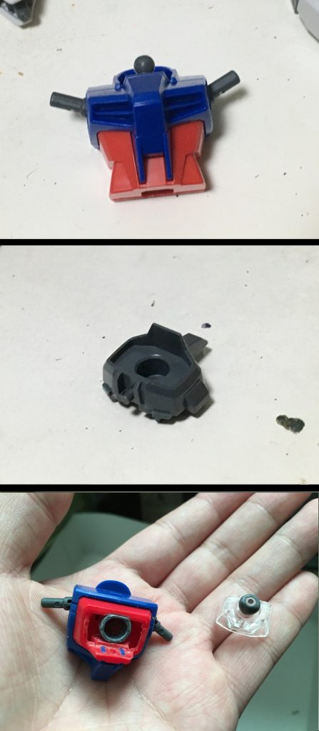 腹部の作成は、まず一番下の画像のように切り取ってしまい、中にダブルオーのパーツ(真ん中の写真)を図のように余分な部分は切り取って接着。そこにダブルオーの腹部(透明なところ)を使って、腹部に稼働も可能となります。