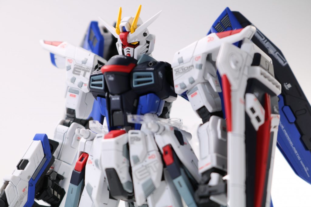 改造等なく、説明書の通りに作っています。デカールは所々に市販の水転写を追加し、グレー部分は筆塗しました。 