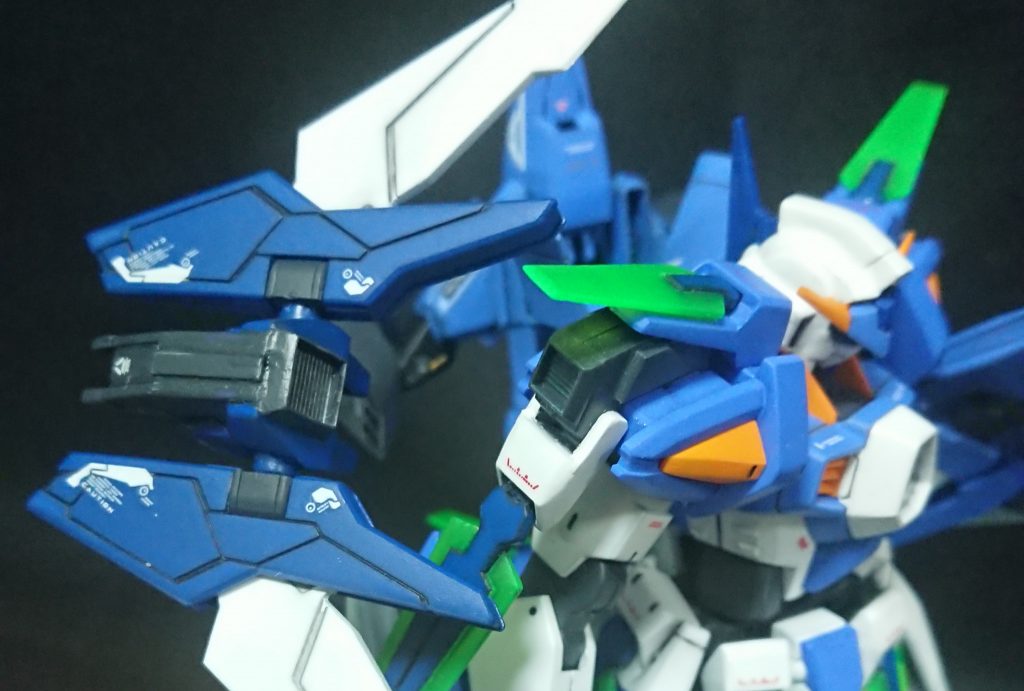 肩との接続にはネオジム磁石を利用しています。