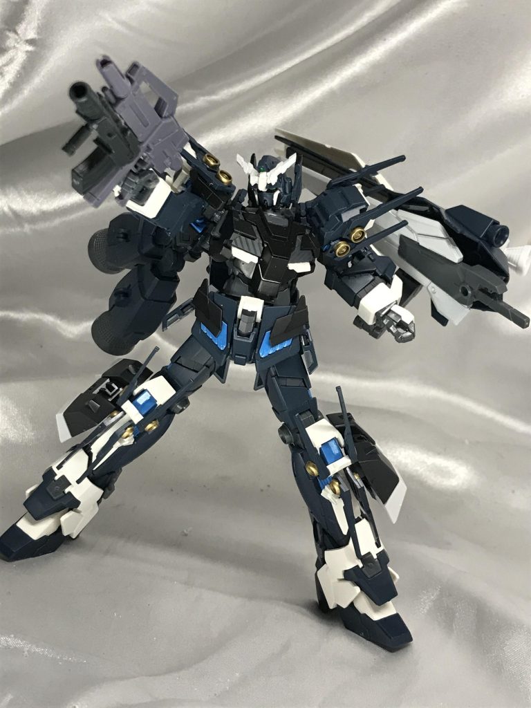 遠距離武器はジェガンのライフルにグレネードを追加。ライフルで牽制しつつ接近の機体なので、遠距離武器は控えめです。