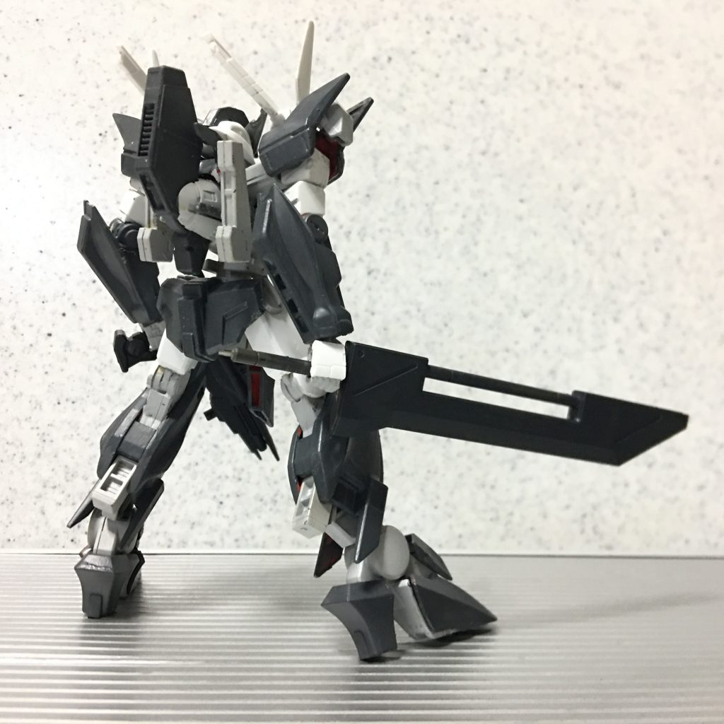 Nullの時点ではGNファング、GNフィールドなどの特殊武装、他の機体との連携については考慮されておらず、あくまで「基本形の開発」に重点が置かれていた。