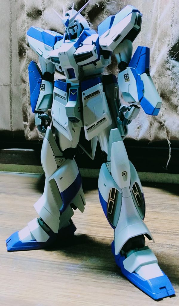 Hi-νガンダム–3枚目/制作者：petro