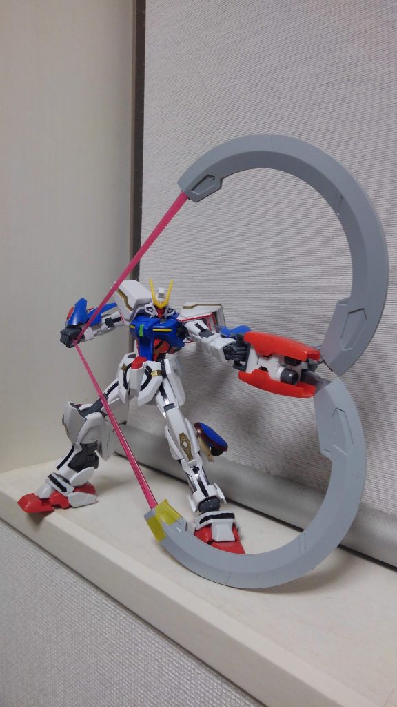 シャッフルハート、ゴッドガンダムの光輪、ライジングアローのイメージをうまく融合させた必殺技になるような武器を作成。イメージを膨らませて設定を考えたり、形にしていくことが楽しかった。