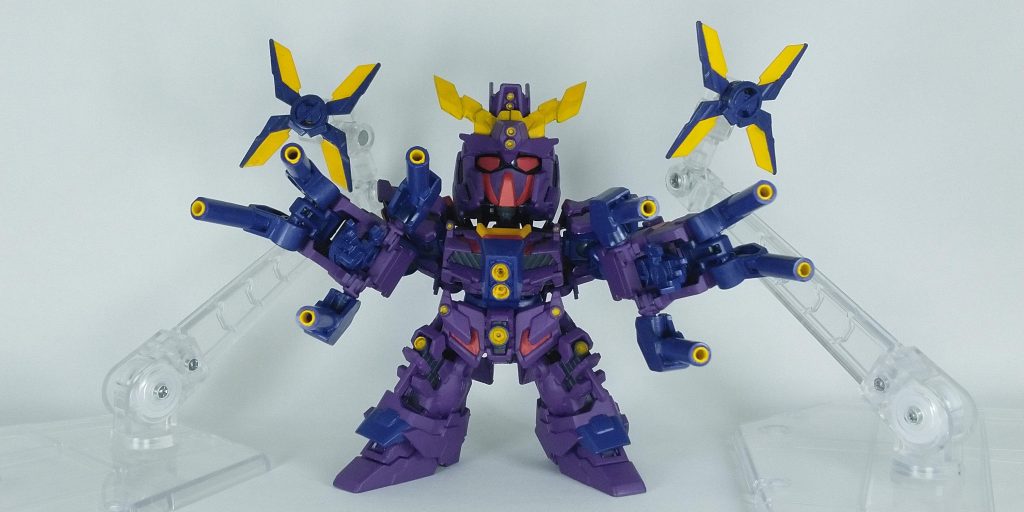 全身のビーム口はコトブキヤなどのパーツを接着。デストロイモードの時にだけ砲口が露出するようなデザインにしたかったのですが、うまく落としこめなくて現状になりました。塗装はファレホの筆塗りにスプレーの水性トップコート。