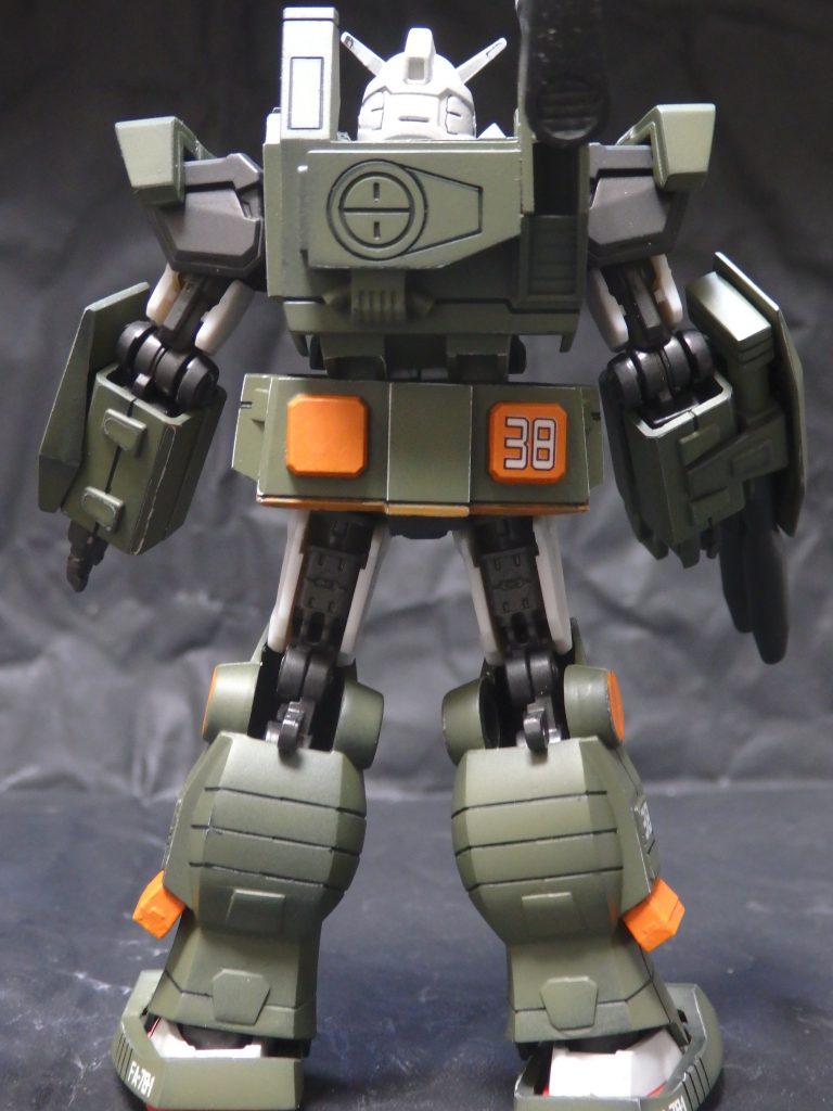 ガンダムフルアーマータイプの武装は下記の通りです。■5連装360m/mロケット砲■ミサイルベイ■2連ハンドビームガン■下支点開閉式ミサイルベイあー…あの箱ってミサイル入ってたんだ。知らなかった。