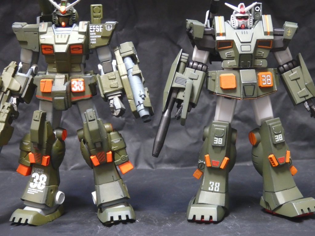 お・ま・け画像左はバンダイのGFF№1フルアーマーガンダムです。今回の作成作業にあたって色々と参考にしました。発売は2001年01月01日だそうです。当時ガンプラからは離れていましたが、超ハイクオリティフィギュアが販売されたと聞いて、普通に近所のスーパーで購入しました。これアーマー着脱可能なんですよ。凄いですよね。