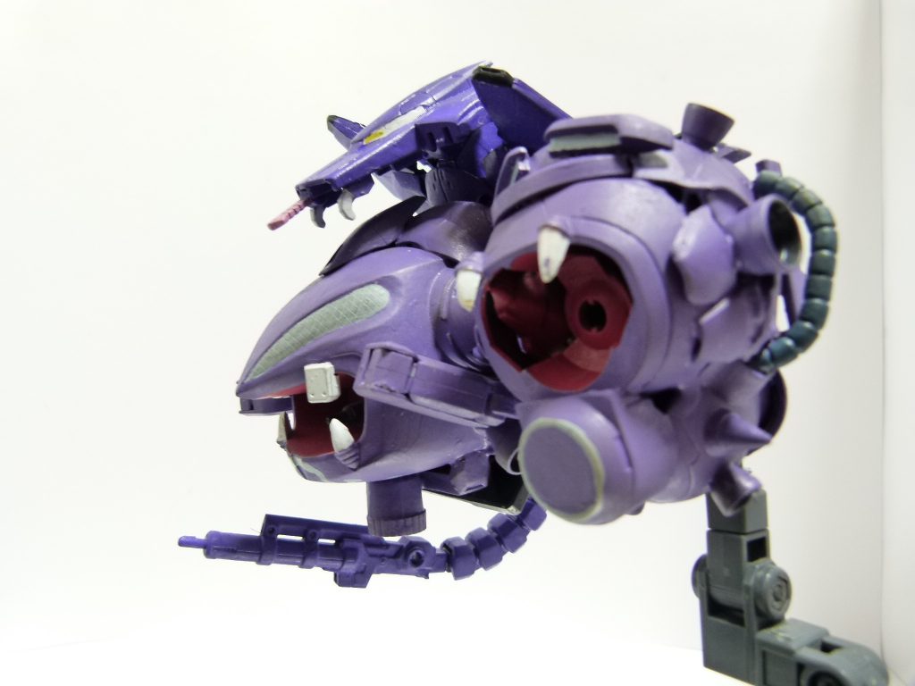 コブラセラフィムとの合体:ほとんど乗っただけだが合体機能付き。双方のエネルギーを分かち合うほか、攻撃力、攪乱能力を強化する。本体背面にはコブラセラフィムを接続できる穴が開いています。コブラセラフィムは次々回・・・【次回予告というかこの後すぐ】新作。月光亭 司馬懿サザビー。