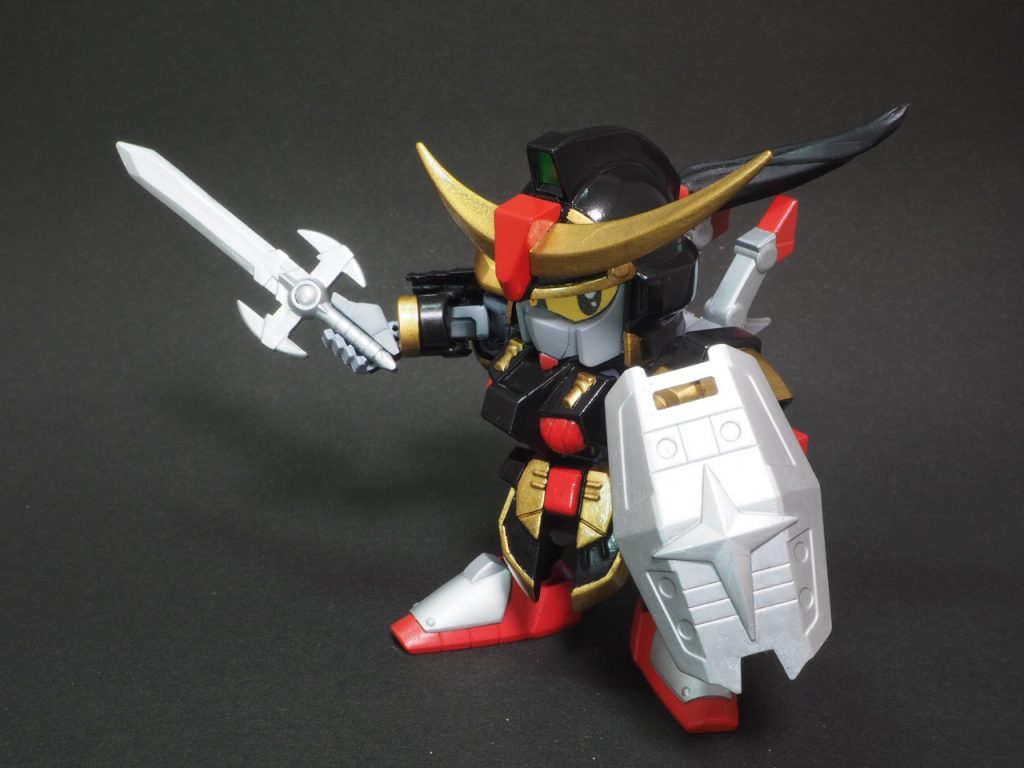 頑駄無軍団の秘宝・銀狼剣と銀の盾