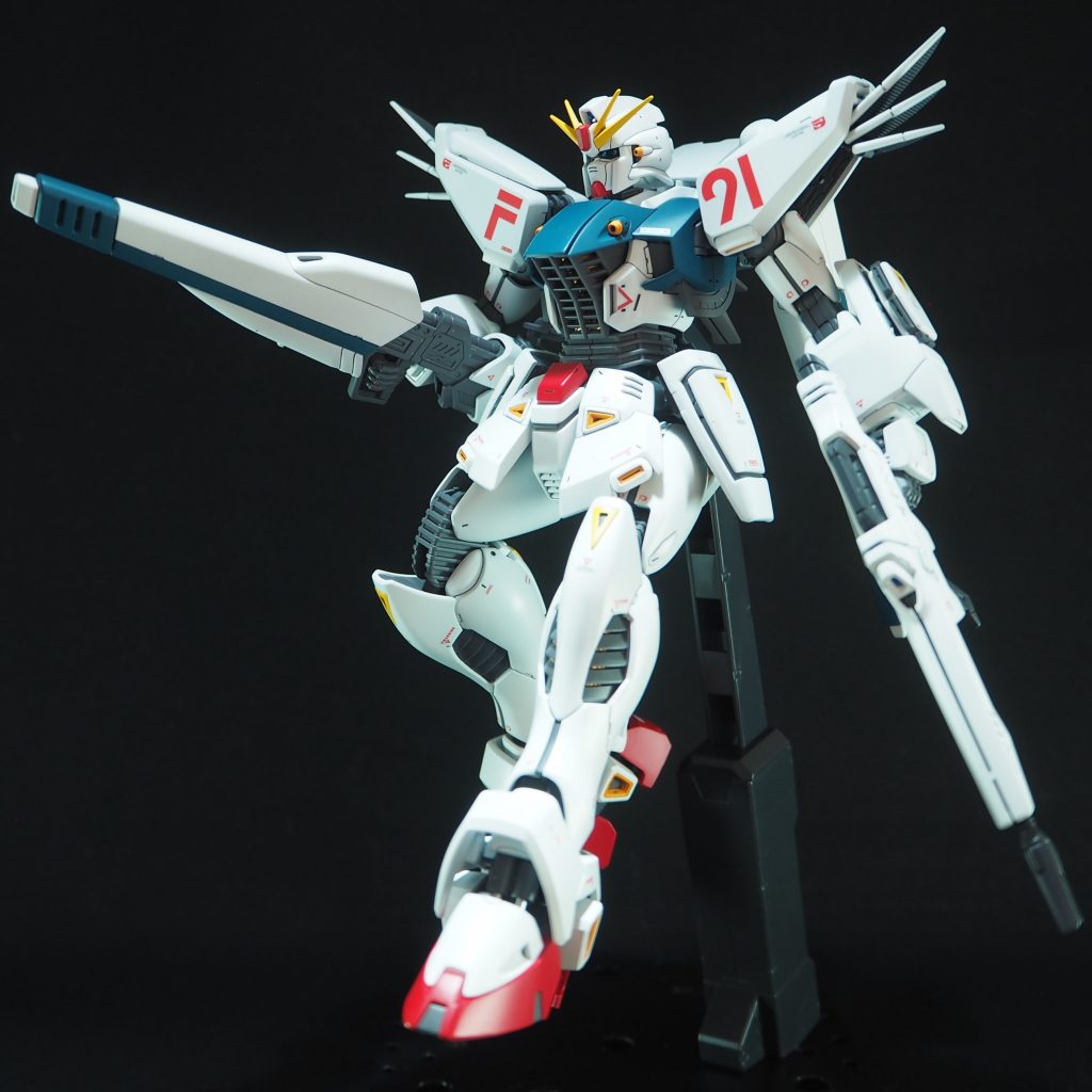 ヴェスバーを構えたポーズ。