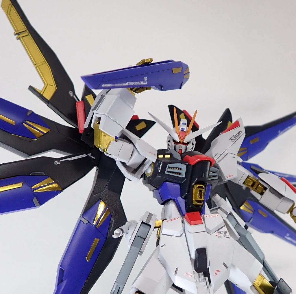 手首を加工してドラグーンを持てるようにしました。