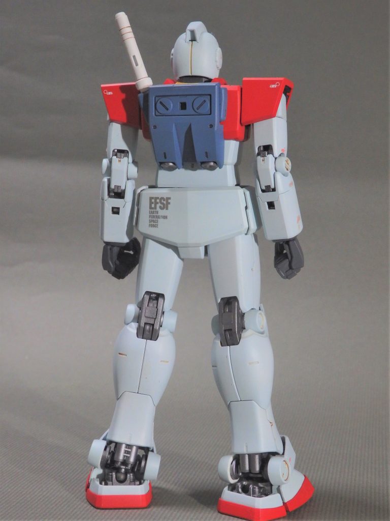 本来はランドセルは機体色と同じですが・・・・メリハリに欠けるのでガンダムと同じミディアムブルーで塗装しました。
