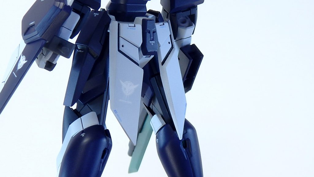 バックショットでは気づきにくかったでしょうけれど、セミスクラッチしたリアスカートにはソレスタルビーイングの水転写デカールが貼ってあります。ささやかな推しポイントです(笑)・換装ギミック・武器の変形・モードチェンジといったギミックを盛り込み、手に取って「遊べるガンプラ」としてちゃんと完成させられたのは良かったです。 最後までご覧いただきありがとうございました!^^もしよろしければいいねやコメントなどよろしくお願いします。過去作へのいいねやコメントなどもお待ちしています!それでは、また次回作にてお会いいたしましょう^^