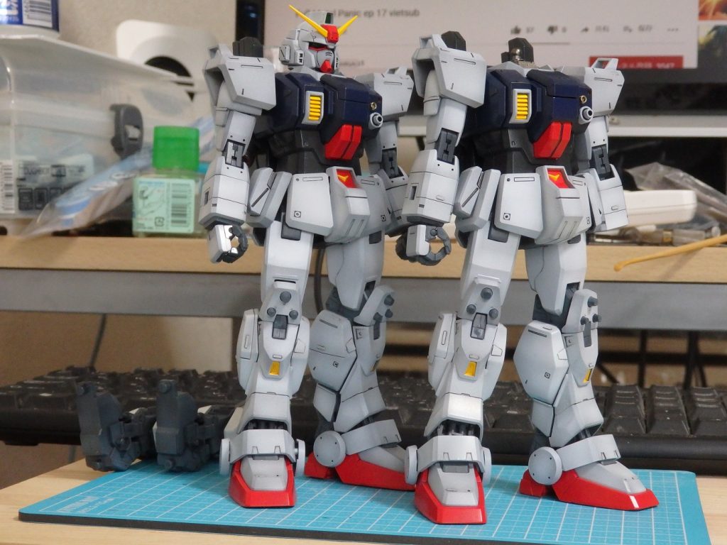 機体のグレー色は若干暗めに塗装。