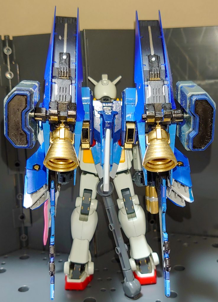 若いの「おやっさん！戦艦のスラスター積めば最強じゃねッスか？」おやっさん「馬鹿野郎！冷却！供給！よしんば積めたとして、操舵はどうすんだ！」若いの「ん〜前転？」おやっさん「無限に回ってろ」