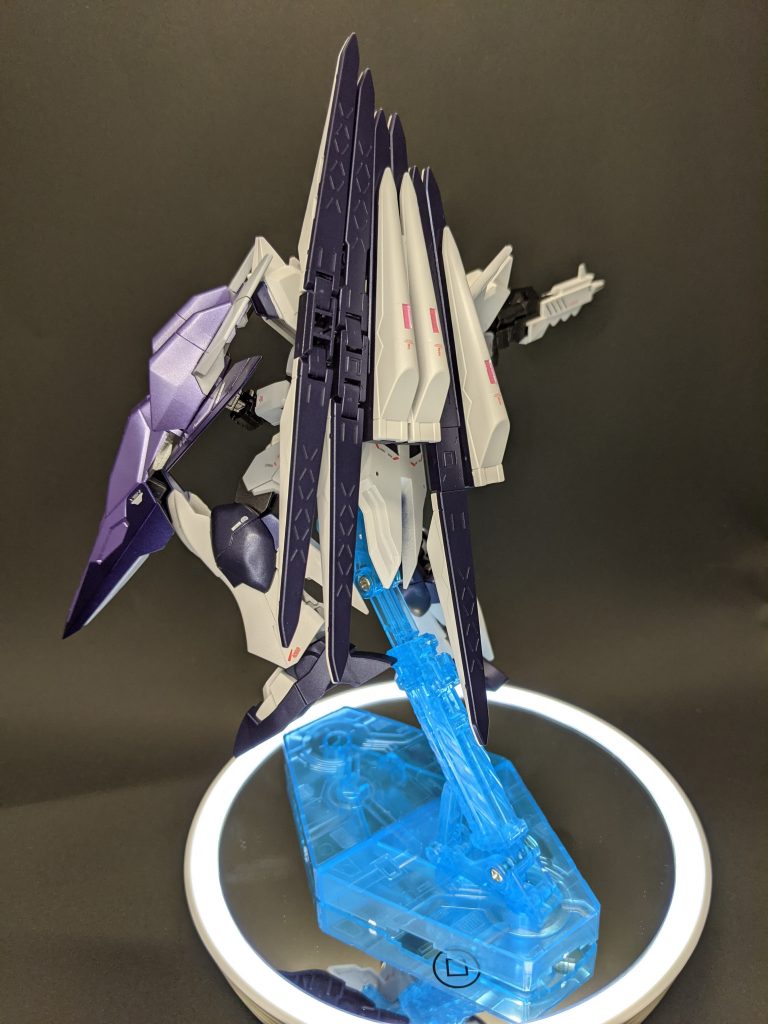 ファンネルが寂しかったのでラピーテープでドレスアップ。