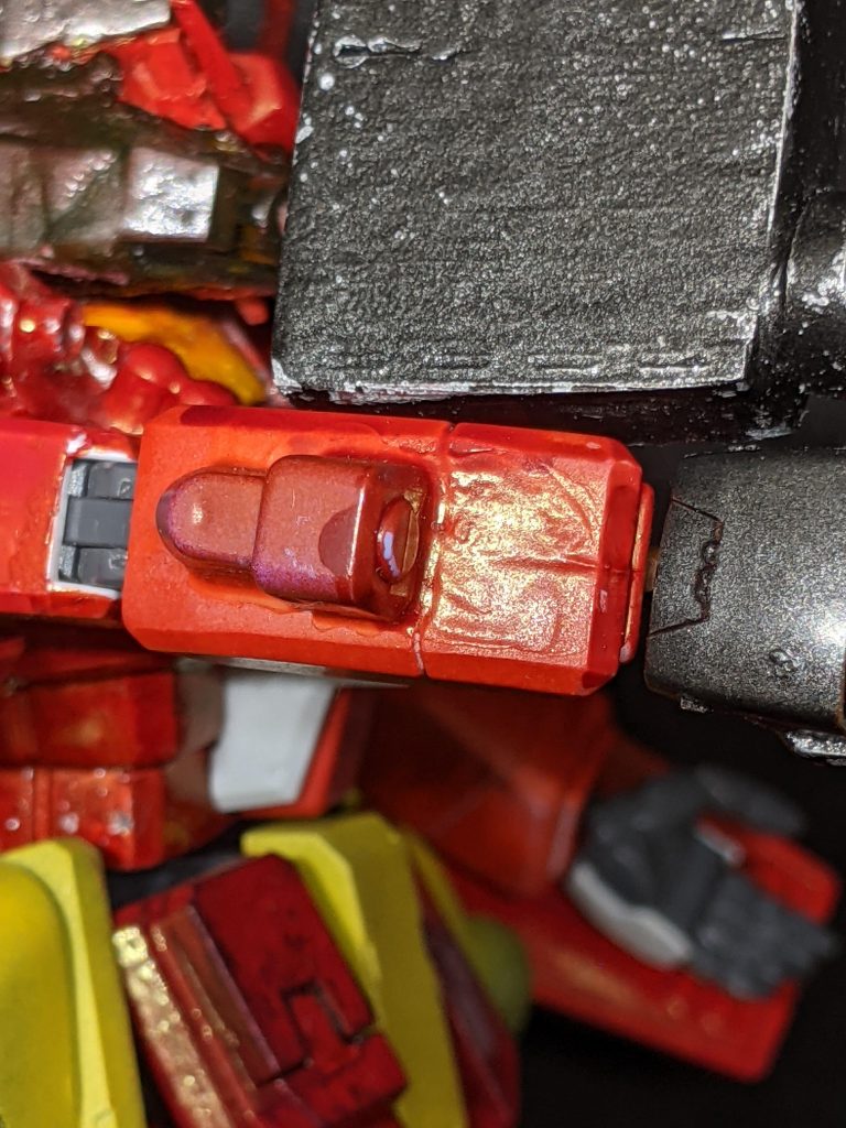 グフカスタムの武装であるヒートワイヤーを装備。これは、数少ない戦力を確保する為に連邦軍のMSをヒートワイヤーで捕縛し強奪する目的がある。