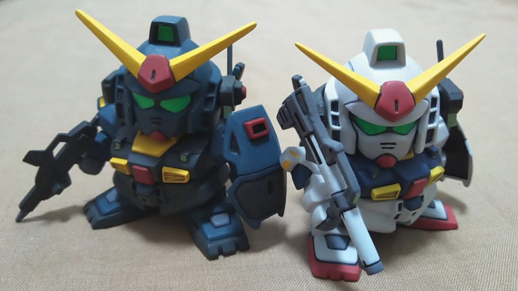 以前作ったエゥーゴ機と。