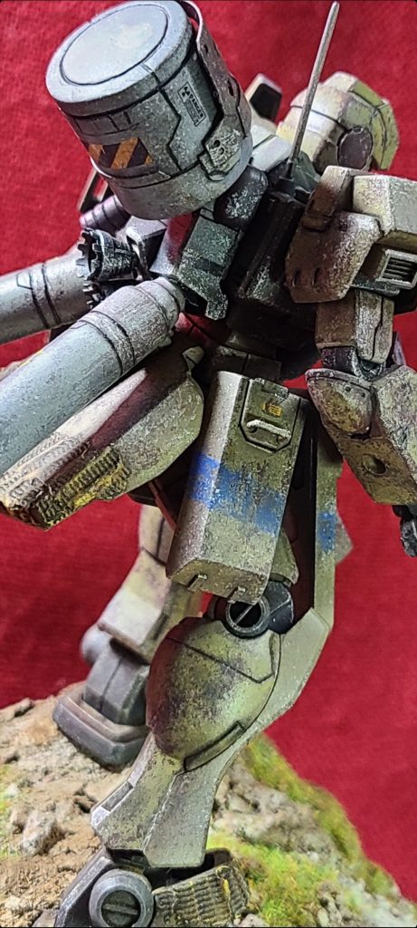 バックパック上部のタンクについては、完全にノリで付けました(^_^;)。なんのためのものかは皆さんの想像で補ってください(丸投げ)。