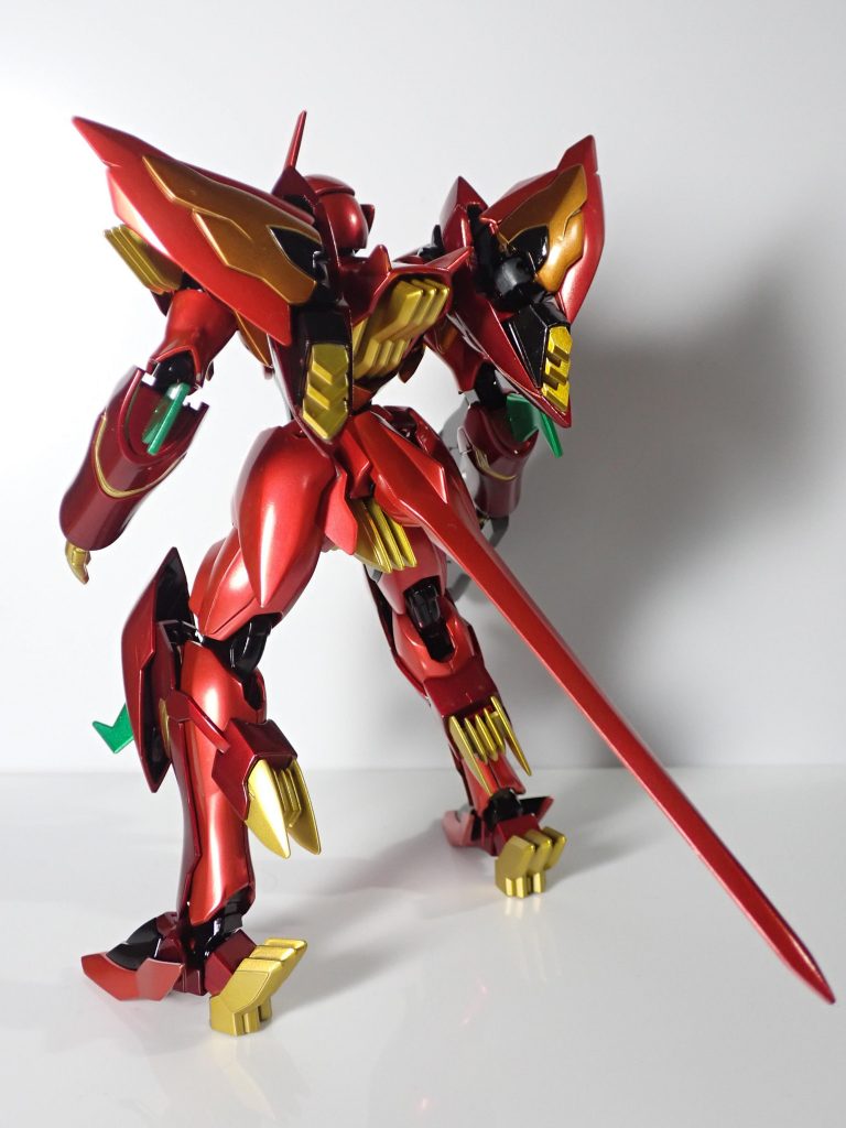 初めてキャンディ塗装にチャレンジしましたが、技術不足で塗膜がかなり弱いです。怖くてポーズ変えれません。